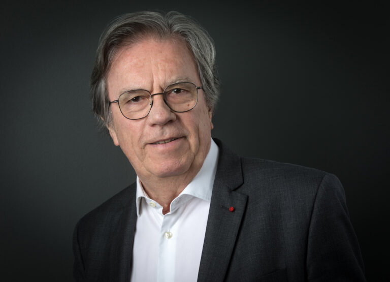 Claude ÉVIN
